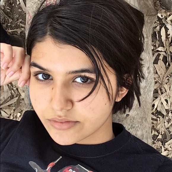 Meet your Posher, Yasmine - Picture 1 of 1